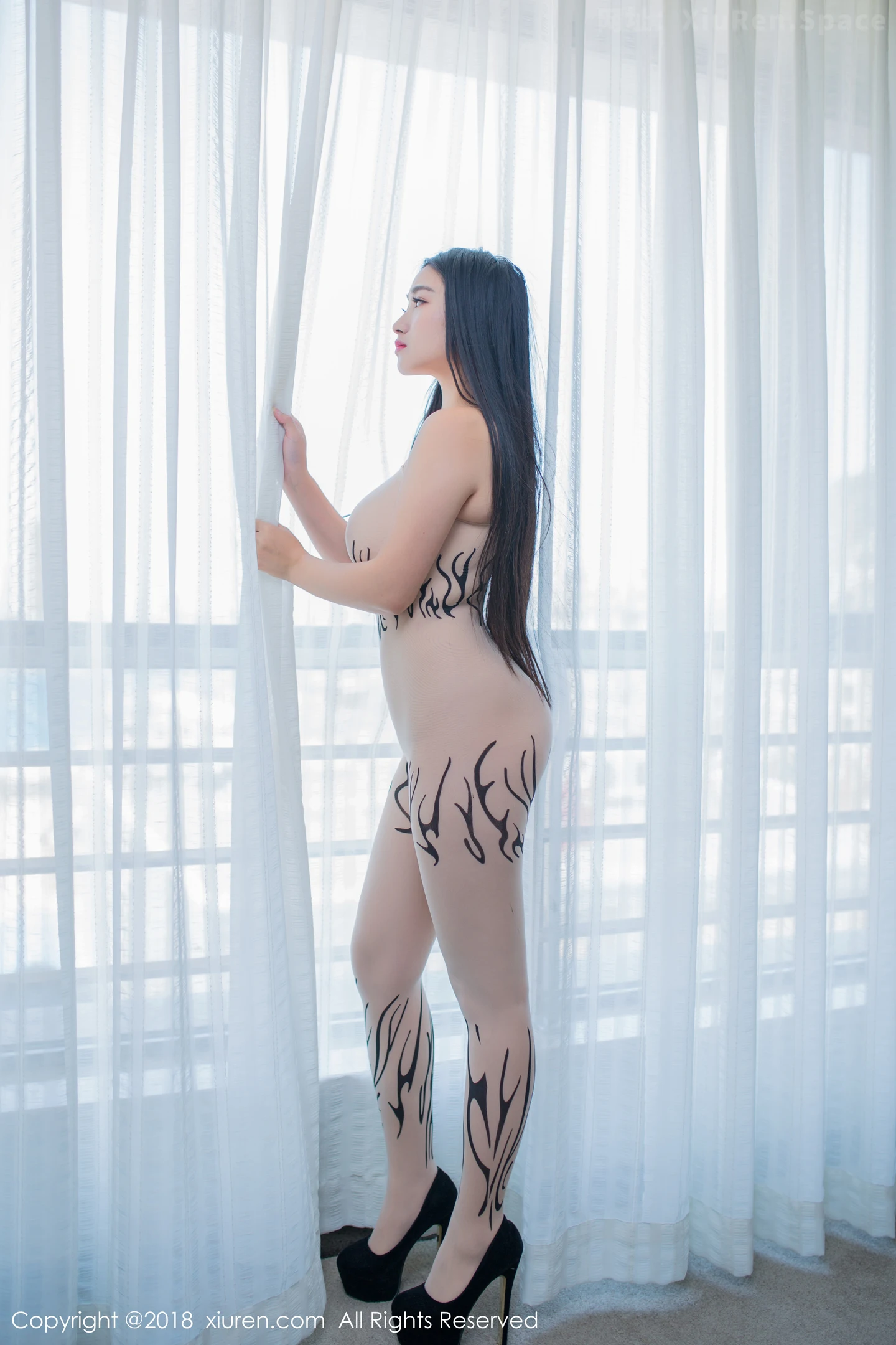 图片[2]-[XiuRen秀人网]VOL.1036 嫩模龙女cool半透连体衣+真空学生装秀丰乳肥臀诱惑写真44P-秀人网官方网站